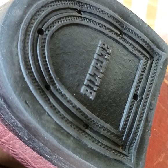 BOHO,  VINTAGE "BOULET" LEATHER CANADIAN BOOTS!! - Picture 9 of 17